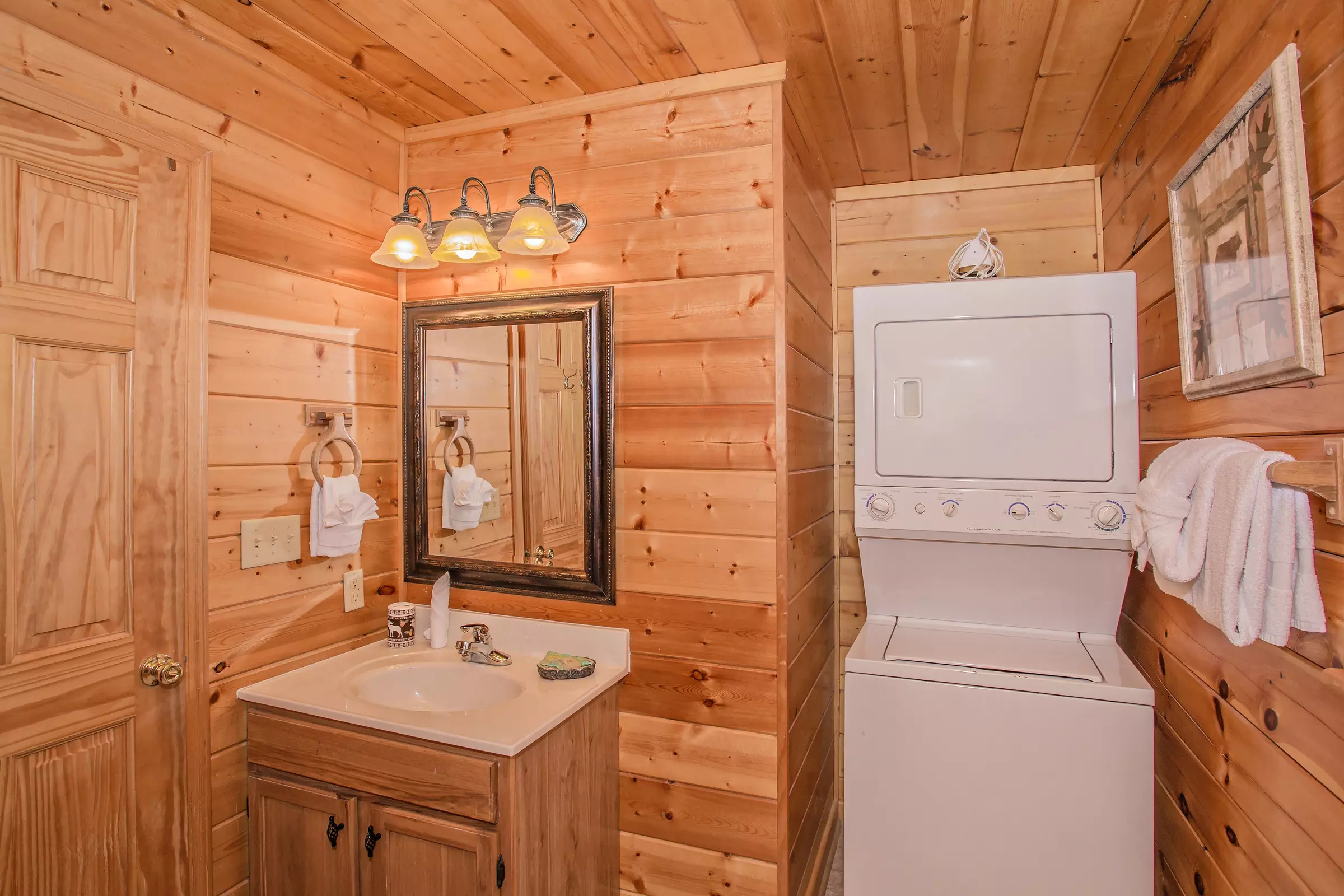 Dancing Bears Den - 2 Bedroom Sevierville Cabin Rental