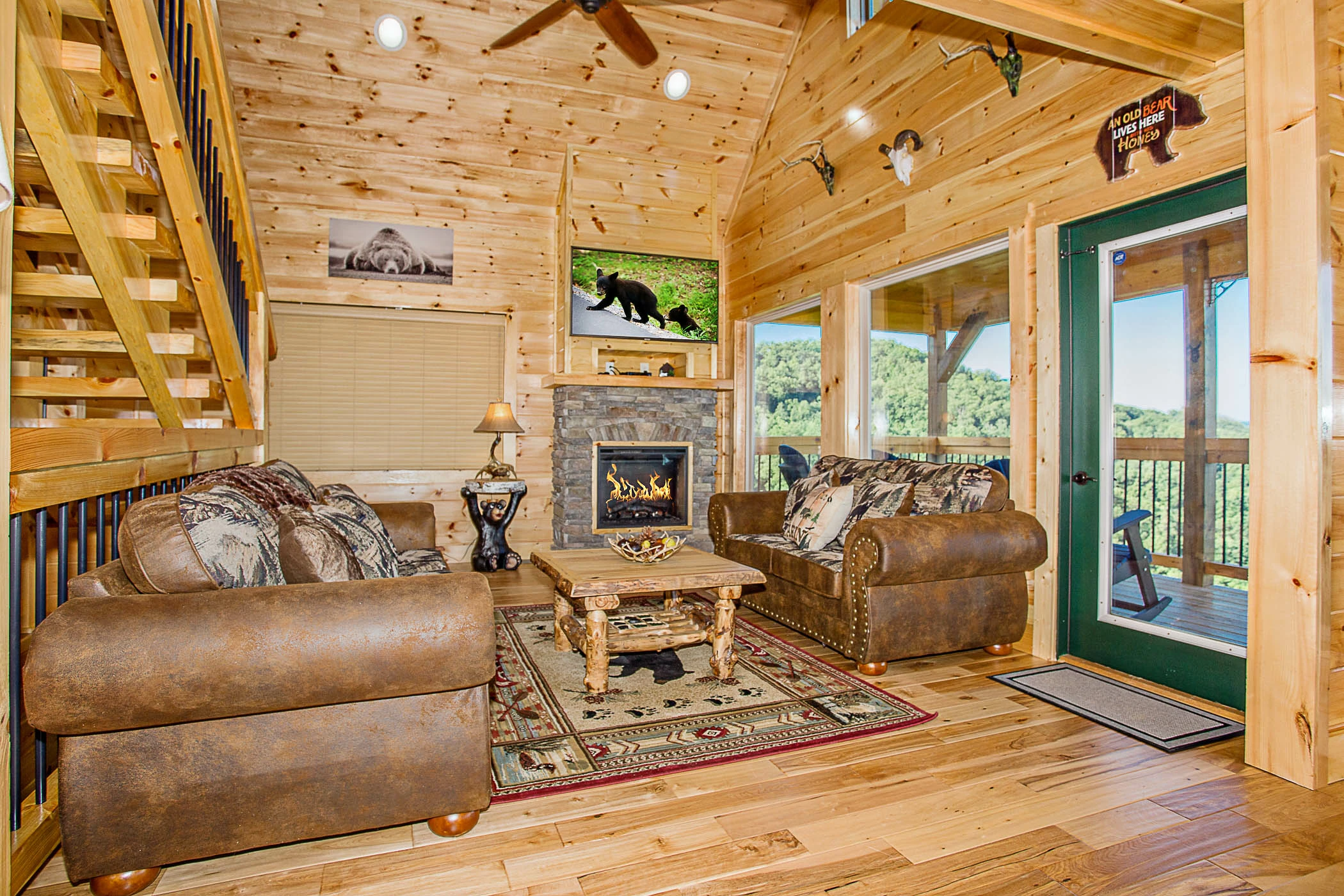 Naked Wild Honey - 4 Bedroom Sevierville Cabin Rental