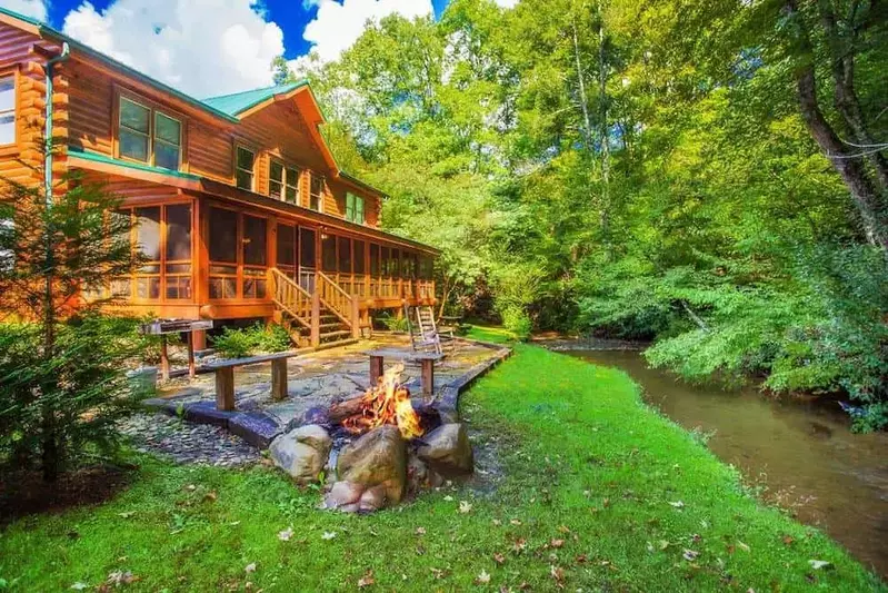 creekside getaway cabin in gatlinburg