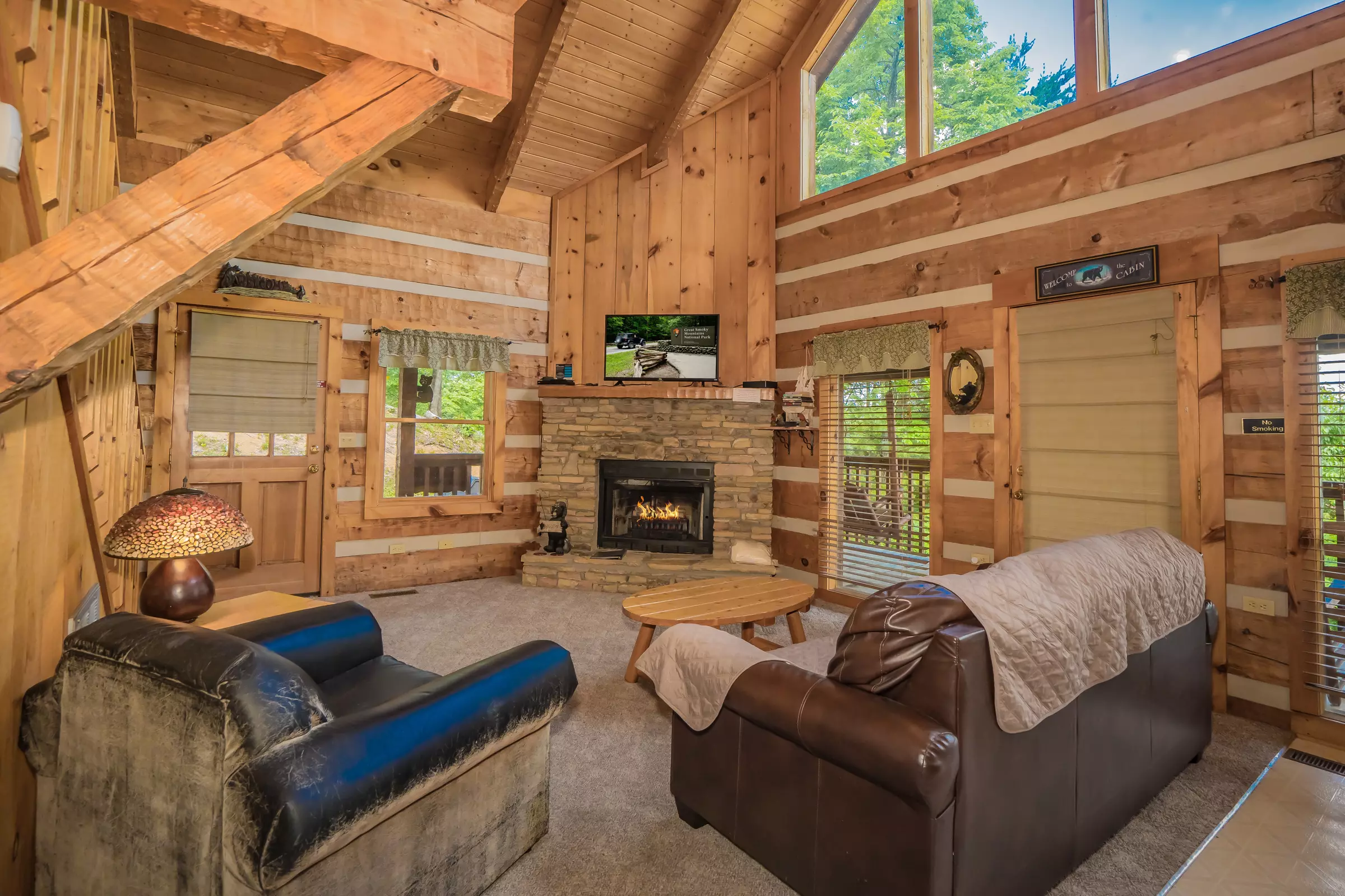 Bearfootin - 2 Bedroom Sevierville Cabin Rental