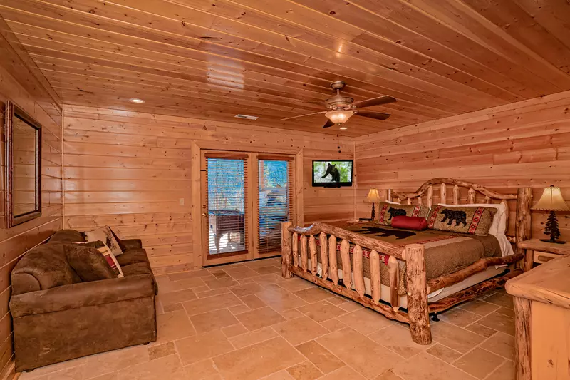 Smoky Peak Lodge