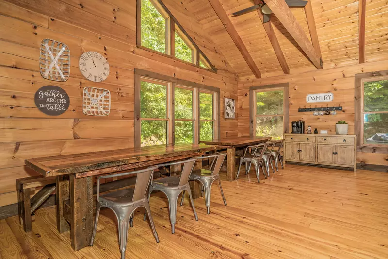 The Grand Cedar Hideaway