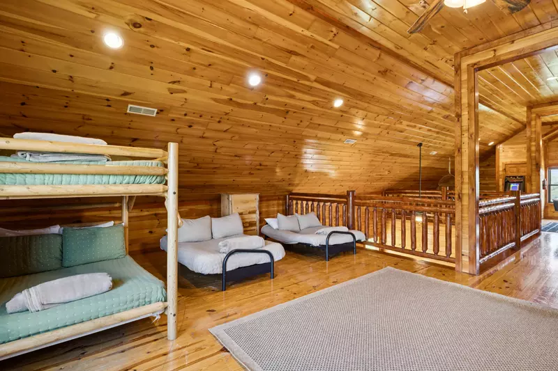 Amazing Adventure Lodge