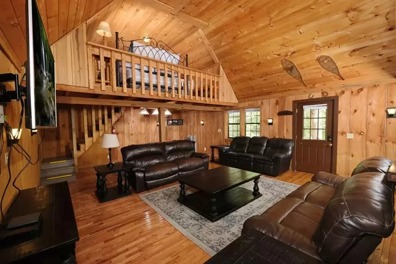 Keaton's On The Creek