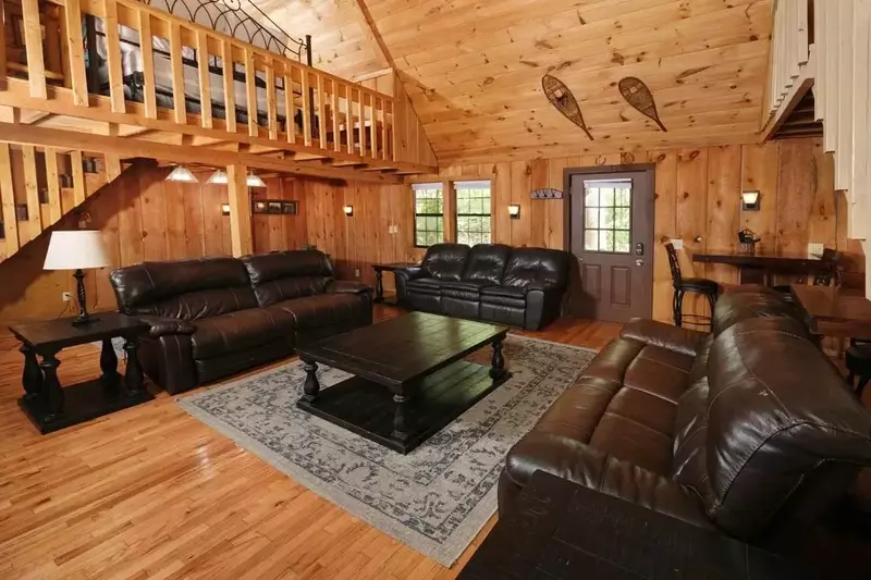 Keaton's On The Creek