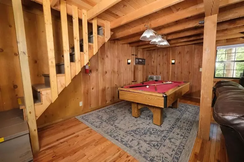 Keaton's On The Creek