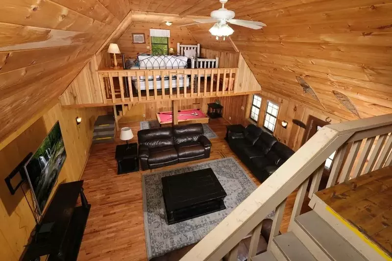 Keaton's On The Creek