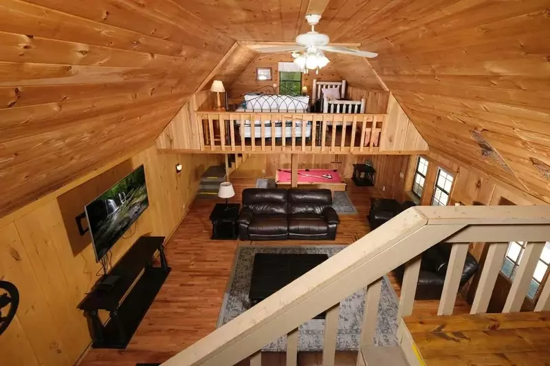 Keaton's On The Creek