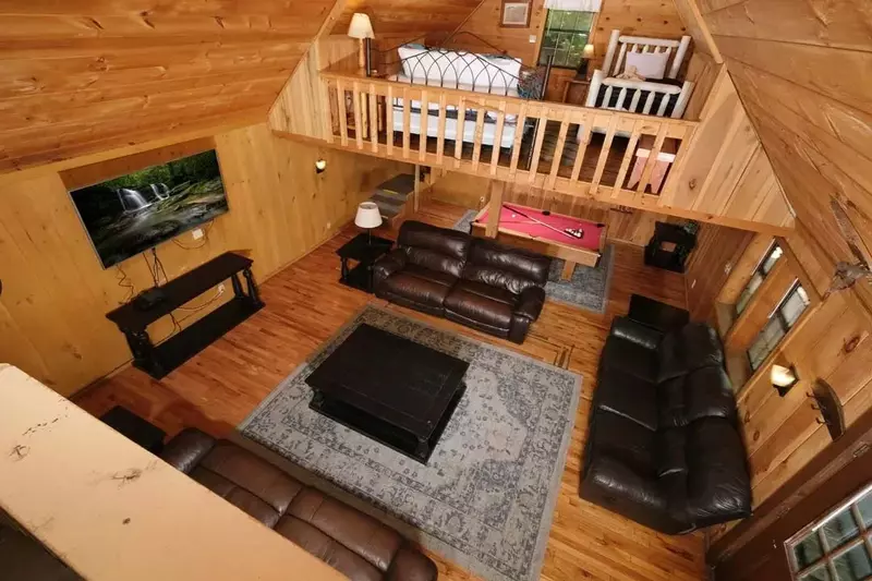 Keaton's On The Creek