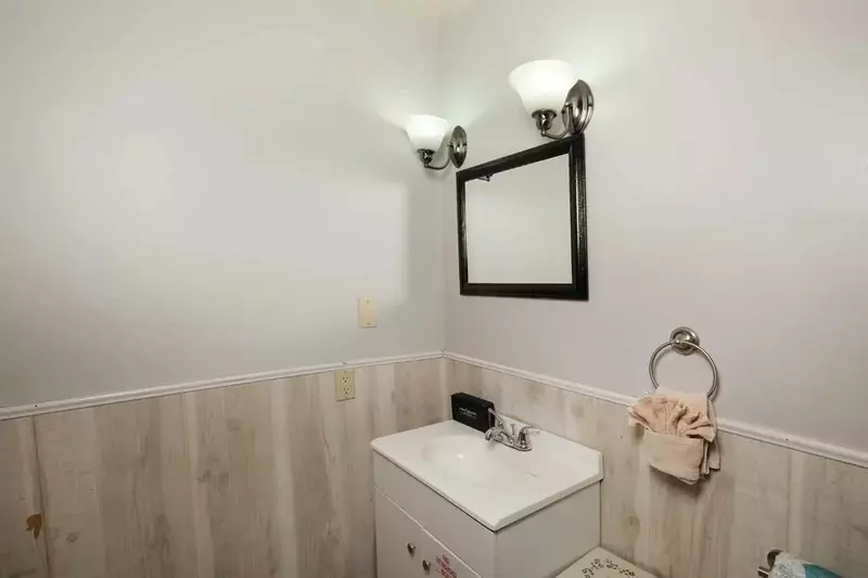 Keaton's On The Creek