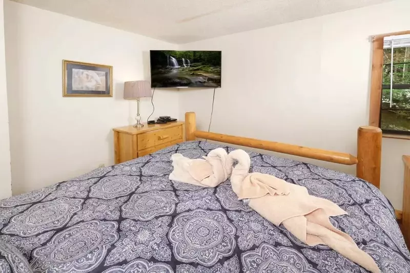 Keaton's On The Creek