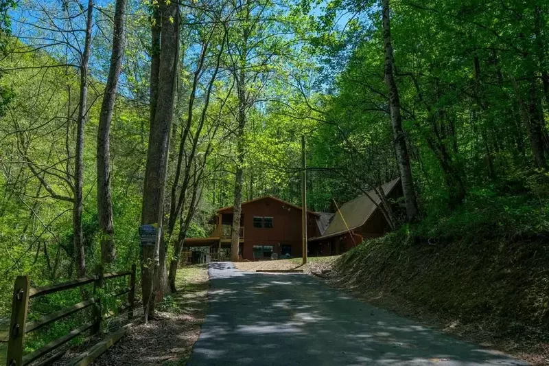 Keaton's On The Creek