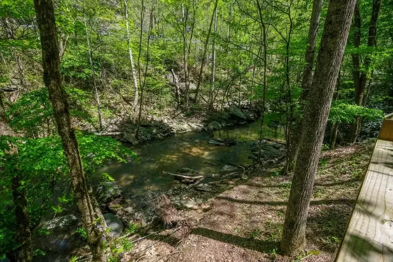 Keaton's On The Creek