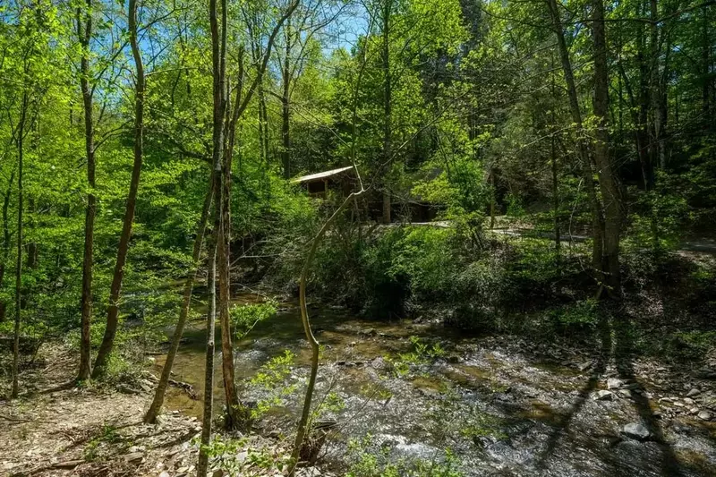 Keaton's On The Creek