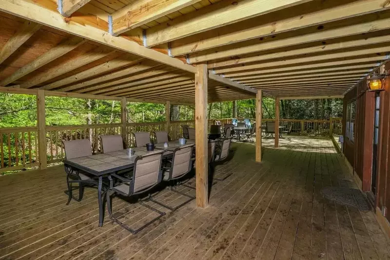 Keaton's On The Creek