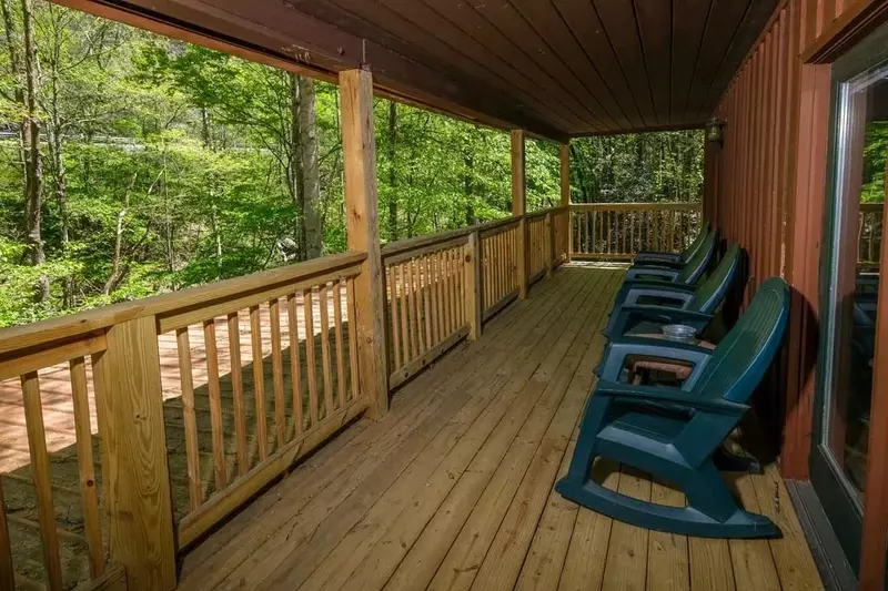 Keaton's On The Creek