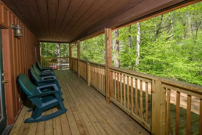 Keaton's On The Creek