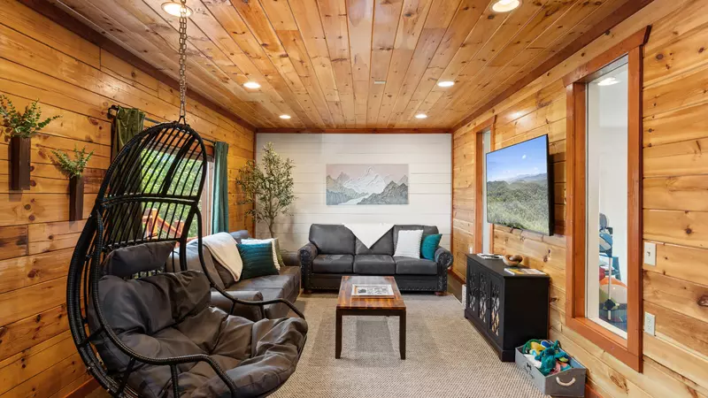 Amazing Adventure Lodge