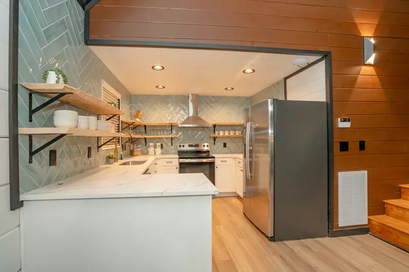 Mountaintop Island Views