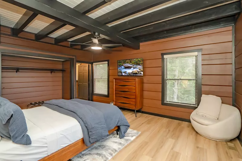 Mountaintop Island Views