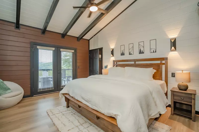 Mountaintop Island Views