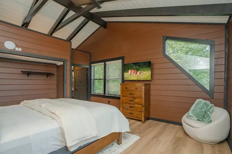 Mountaintop Island Views