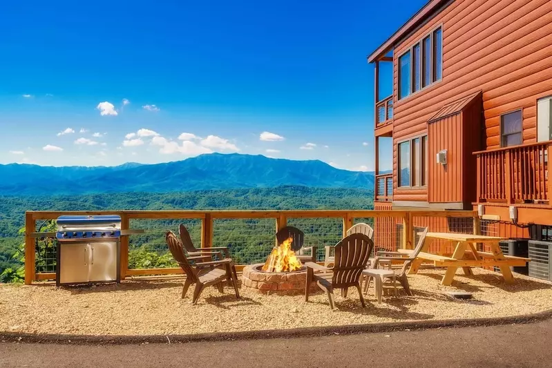 leconte overlook is one of our top large cabins in the smoky mountains