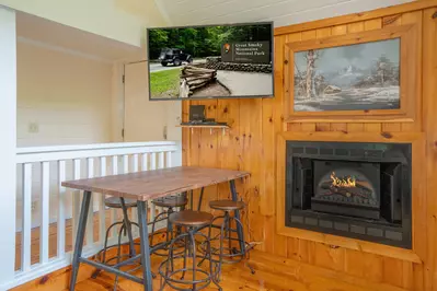 Keaton's Knotty Hideaway