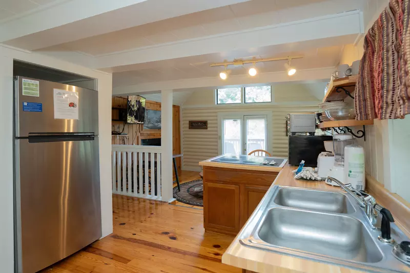 Keaton's Knotty Hideaway