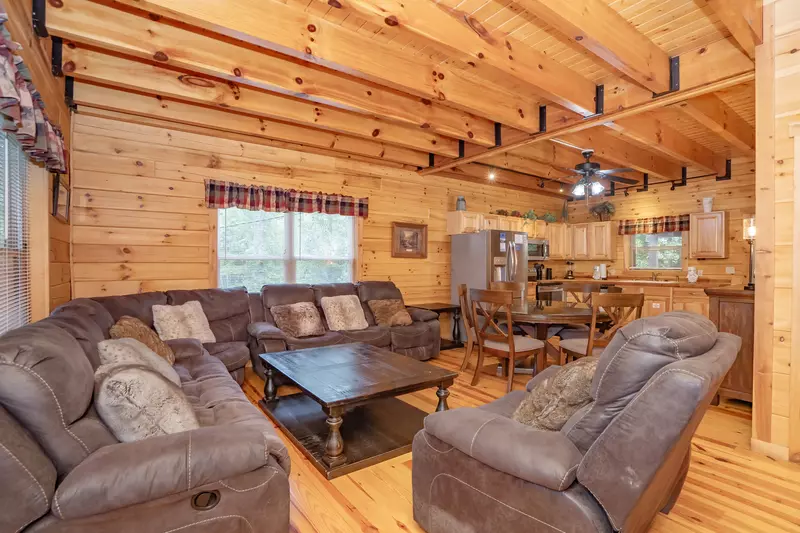 Keaton's Wild Animal Cabin