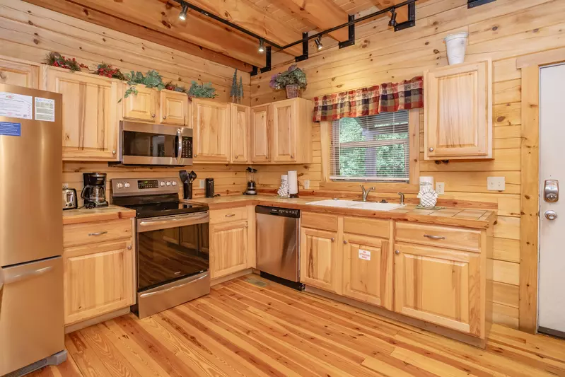 Keaton's Wild Animal Cabin