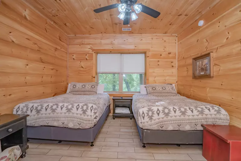 Keaton's Wild Animal Cabin