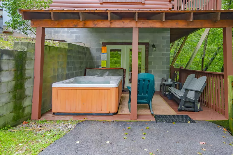 Keaton's Wild Animal Cabin