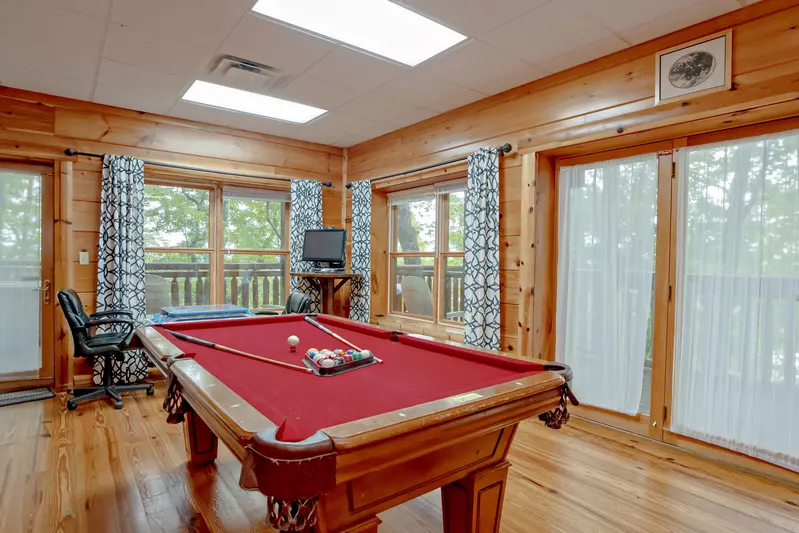 Keaton's Star Spangled Cabin