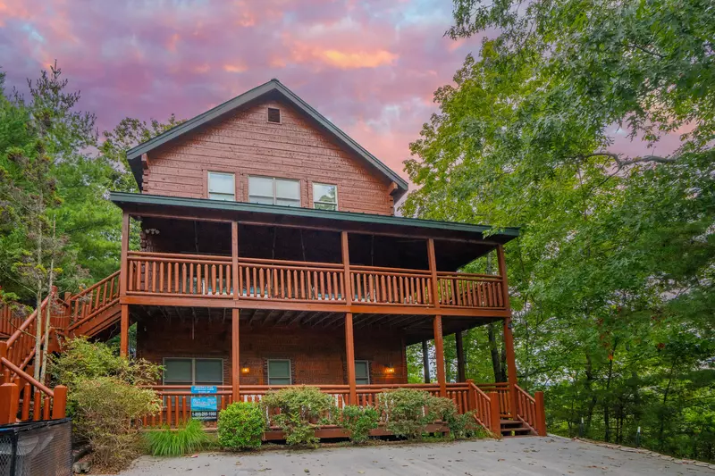 Keaton's Star Spangled Cabin
