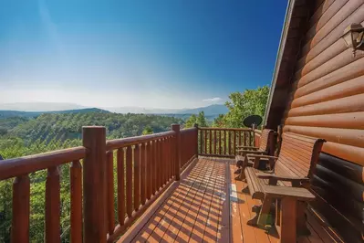 cabin in pigeon forge with mountain view
